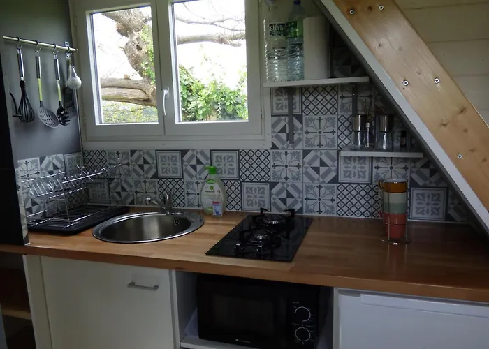 Гостевой дом La Tiny Des 3 Pics 3*