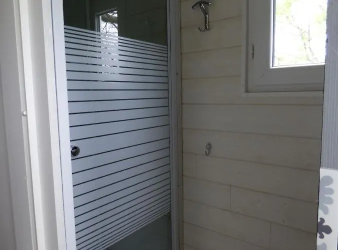 Гостевой дом La Tiny Des 3 Pics 3*